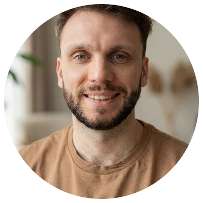 Старший менеджер разработкиИван Крючков